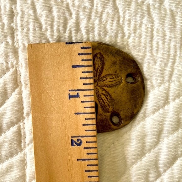 2 brass Sand Dollar Paperweights Coastal Beach Seaside Shells Decor - Picture 6 of 7